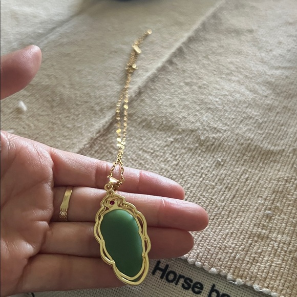 *071* Green and Gold Yellow Plated Leaf Pendant Necklace Adjustable”18 x16” in - Picture 6 of 6